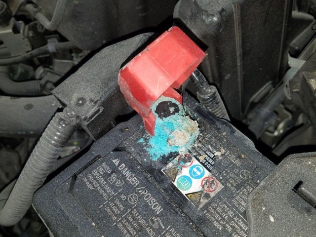 corroded battery terminal-min (Small).jpg